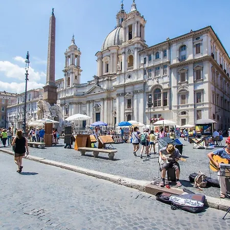 Relax Zanardelli, Piazza Navona